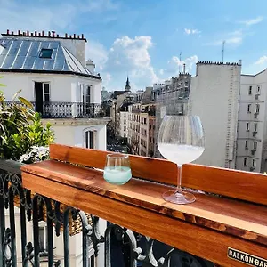 Vue Montmartre & Balcon Paris
