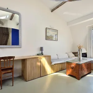  Appartement Stylish Attic Conversion